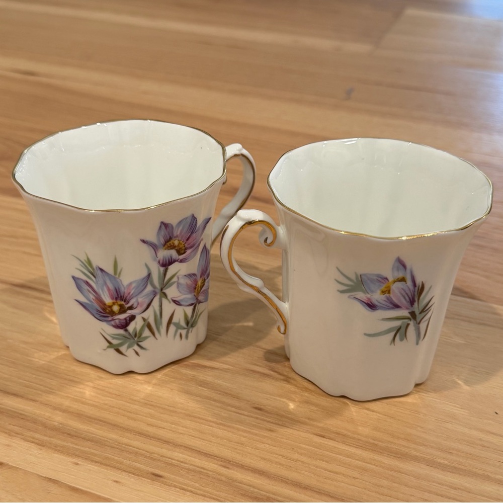 Royal Grafton Fine Bone China Manitoba Crocus Tea Cup Set